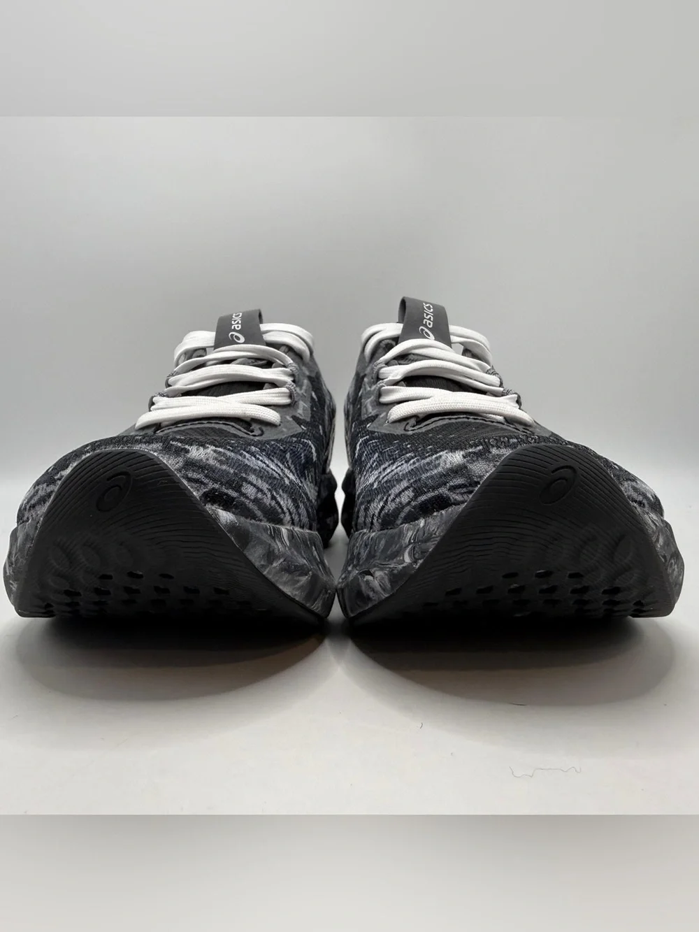 ASICS Novablast 5 Women’s 8.5 Black Gray Running Shoes FF Blast+ 1012B675
